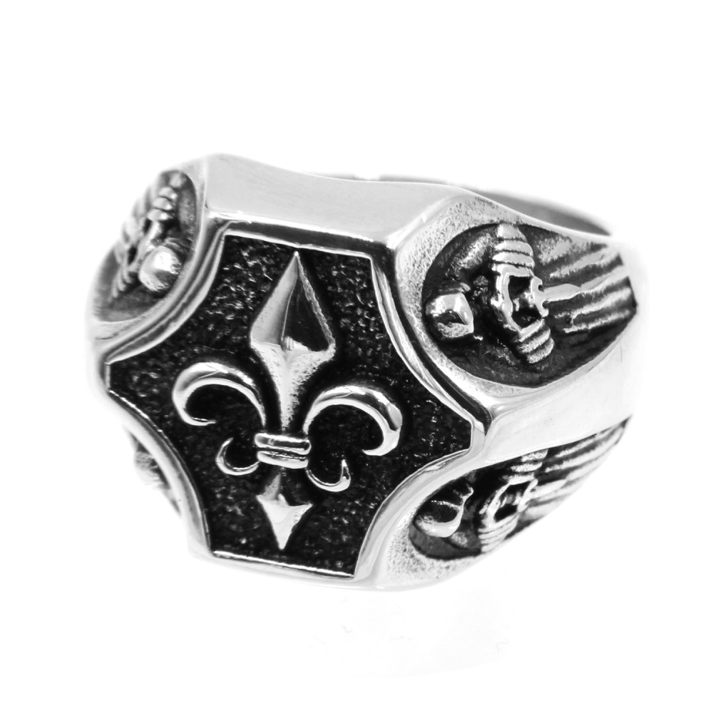 A-582 Ring with Medieval Shield