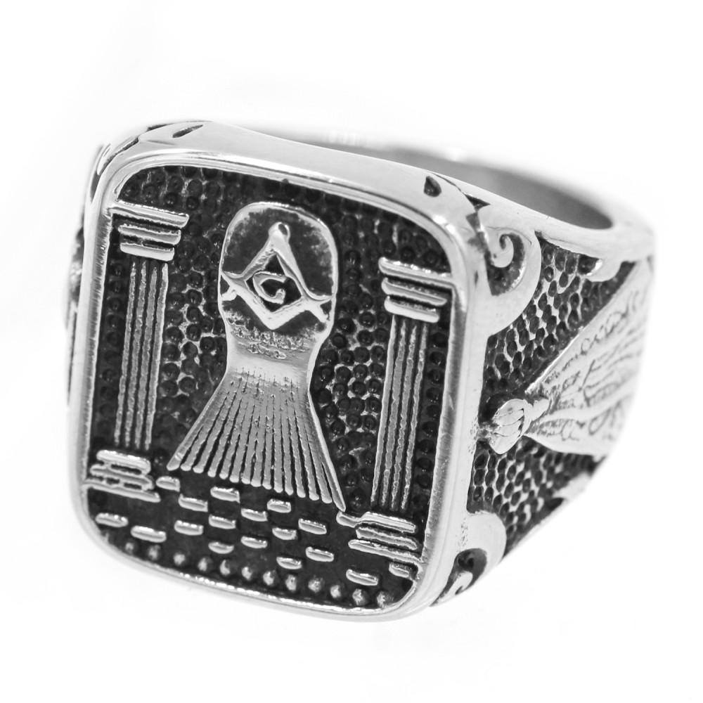 A-487 Man ring with Freemason symbol