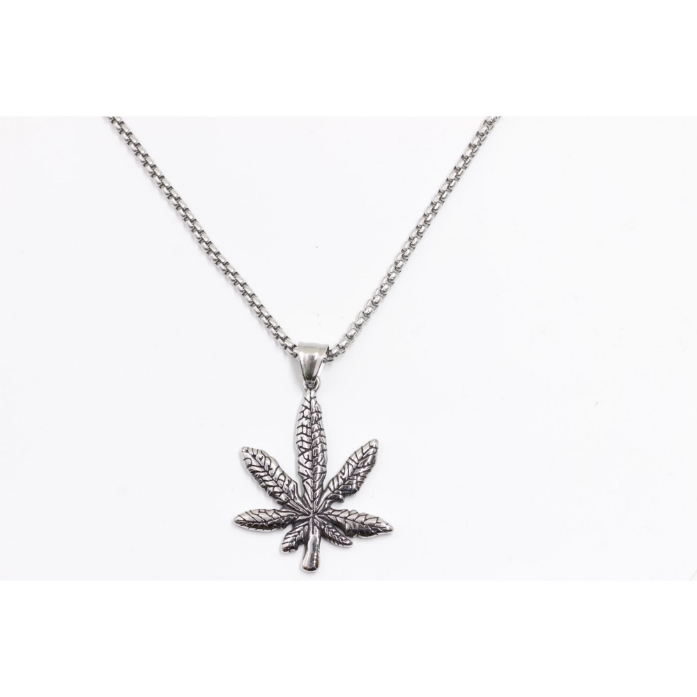 Necklace with Marijuana leaf
